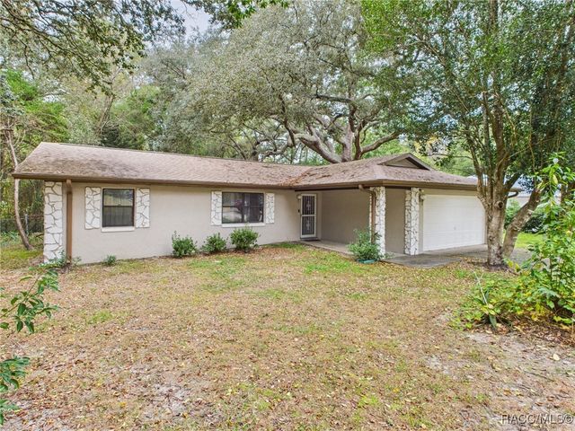 8344 N Sarazen Drive, Citrus Springs, FL 34434