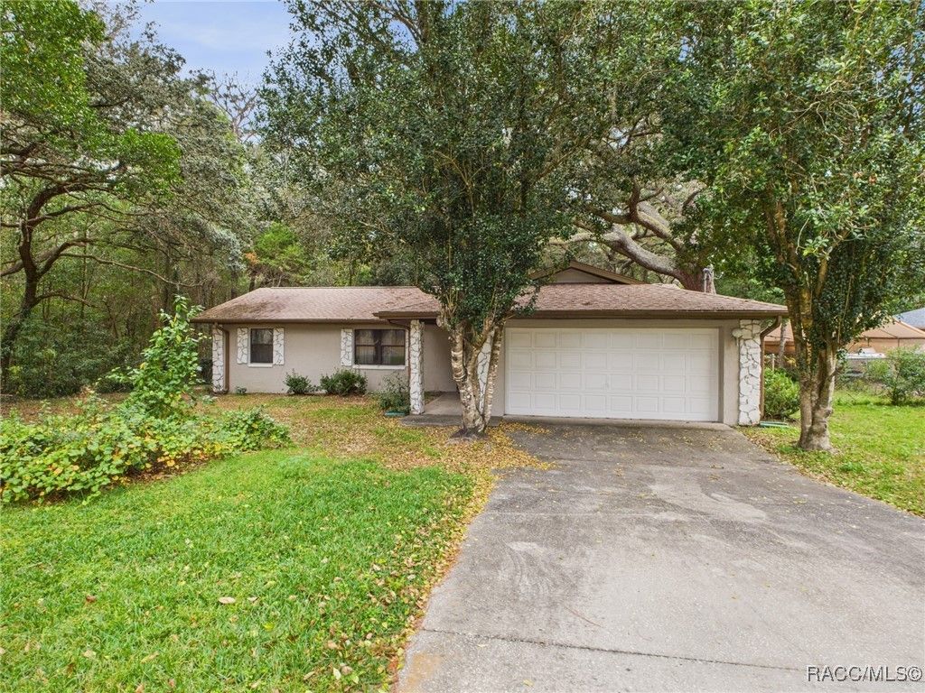 8344 N Sarazen Drive, Citrus Springs, FL 34434