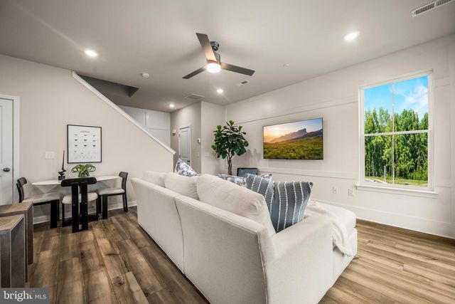 858 GRAPHITE DR, Phoenixville, PA 19460