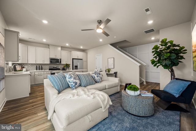 858 GRAPHITE DR, Phoenixville, PA 19460