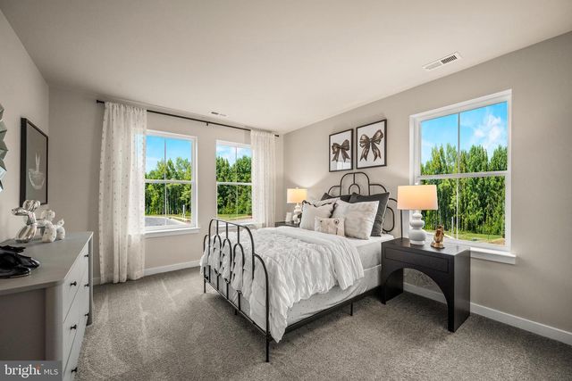 858 GRAPHITE DR, Phoenixville, PA 19460