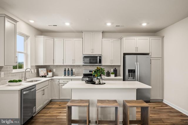 858 GRAPHITE DR, Phoenixville, PA 19460