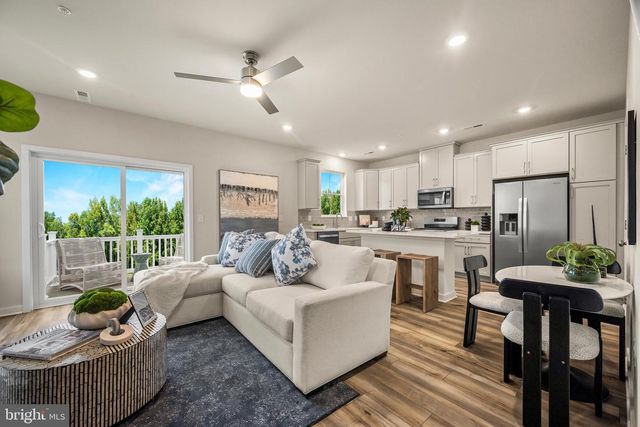 858 GRAPHITE DR, Phoenixville, PA 19460