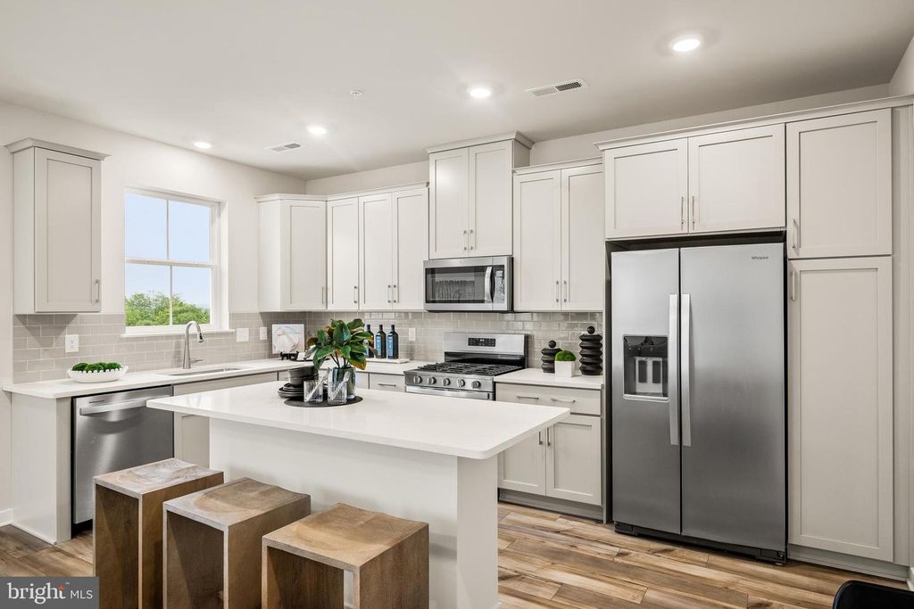 858 GRAPHITE DR, Phoenixville, PA 19460