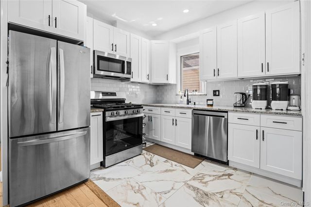 1315 6th Avenue, New Hyde Park, NY 11040