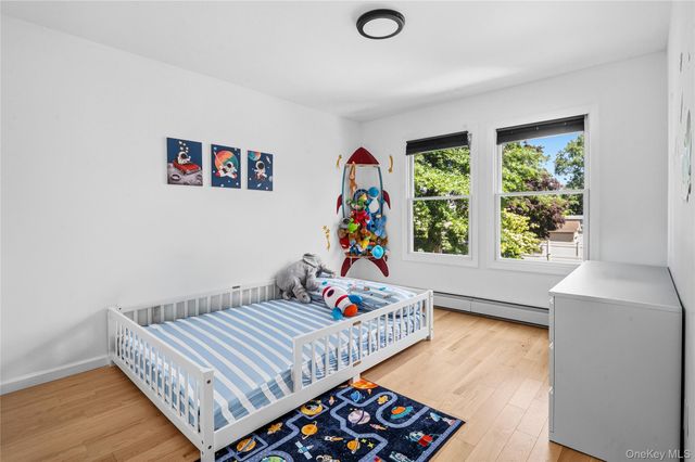1315 6th Avenue, New Hyde Park, NY 11040