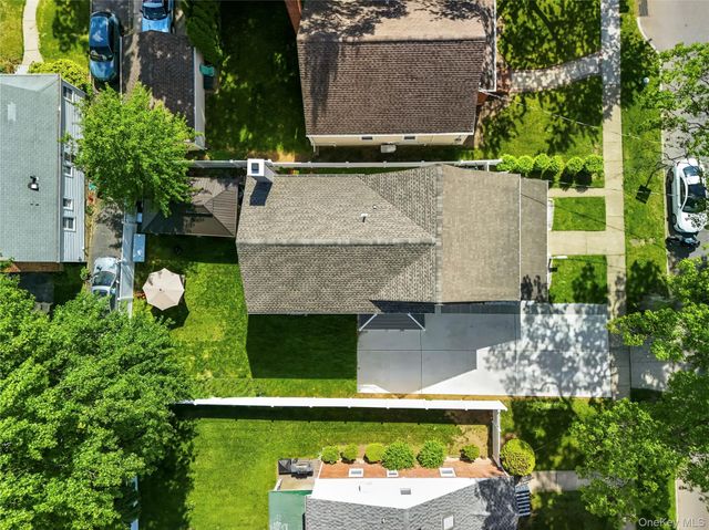 1315 6th Avenue, New Hyde Park, NY 11040