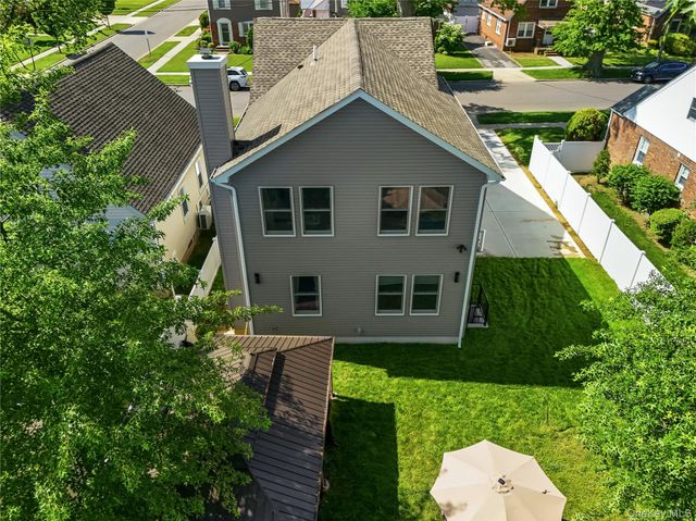 1315 6th Avenue, New Hyde Park, NY 11040