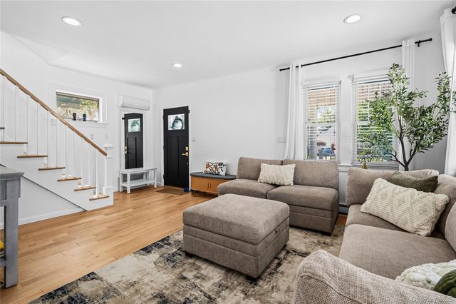 1315 6th Avenue, New Hyde Park, NY 11040