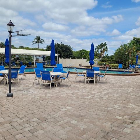 135 Meander Circle, Royal Palm Beach, FL 33411