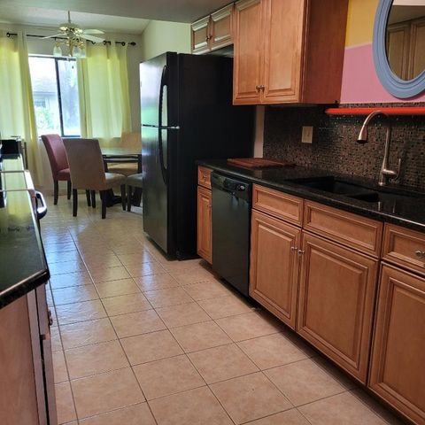 135 Meander Circle, Royal Palm Beach, FL 33411