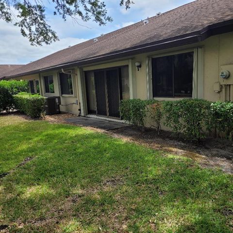 135 Meander Circle, Royal Palm Beach, FL 33411