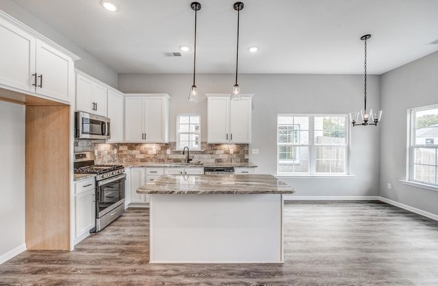 100 BLUE DR, Oakland, TN 38060