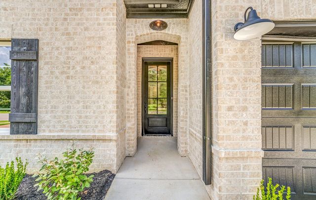 100 BLUE DR, Oakland, TN 38060