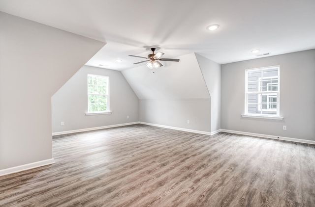 100 BLUE DR, Oakland, TN 38060