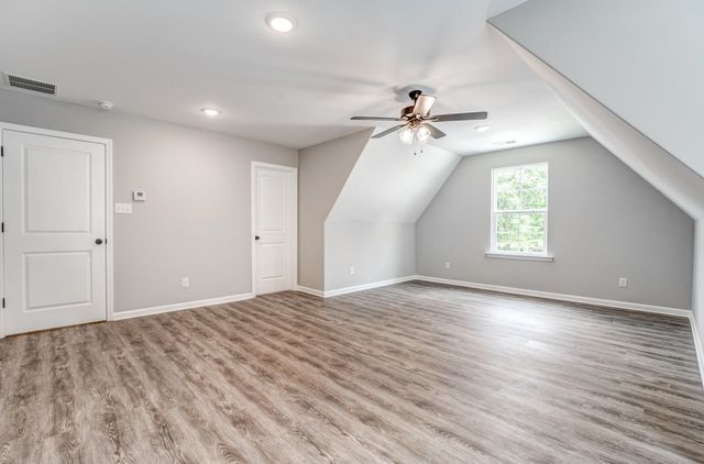 100 BLUE DR, Oakland, TN 38060