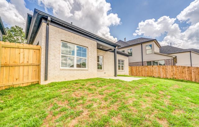 100 BLUE DR, Oakland, TN 38060