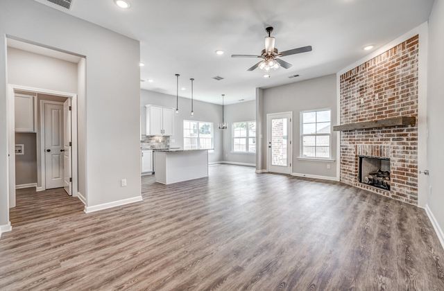 100 BLUE DR, Oakland, TN 38060