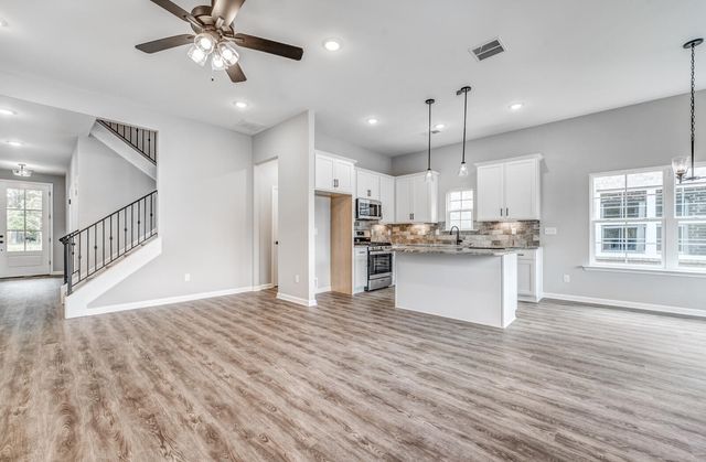 100 BLUE DR, Oakland, TN 38060