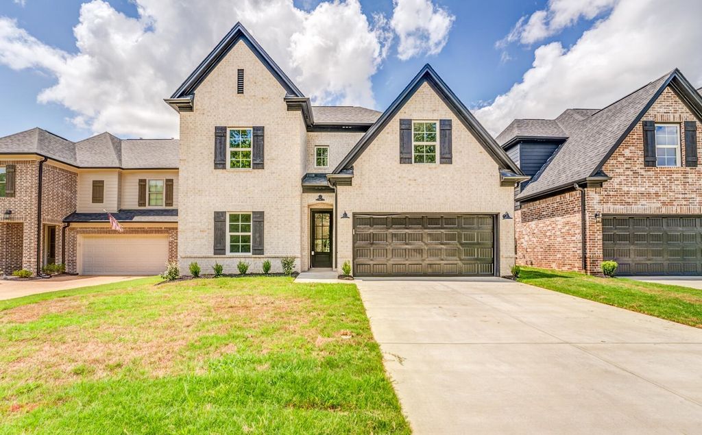 100 BLUE DR, Oakland, TN 38060