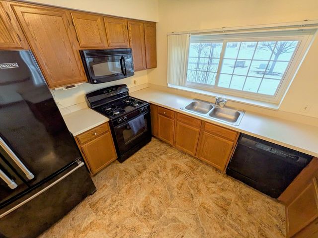 28 N Oltendorf Road 28, Streamwood, IL 60107