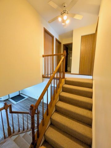 28 N Oltendorf Road 28, Streamwood, IL 60107