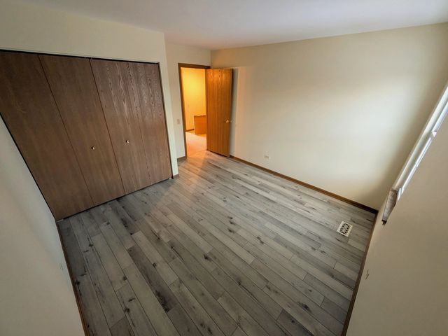 28 N Oltendorf Road 28, Streamwood, IL 60107