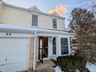 28 N Oltendorf Road 28, Streamwood, IL 60107