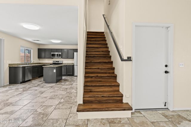 21827 N 40th Way, Phoenix, AZ 85050