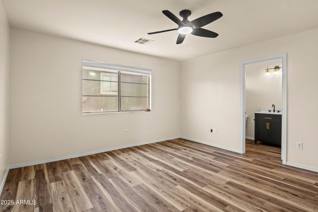 21827 N 40th Way, Phoenix, AZ 85050