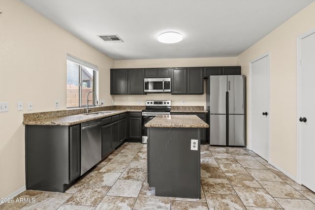 21827 N 40th Way, Phoenix, AZ 85050
