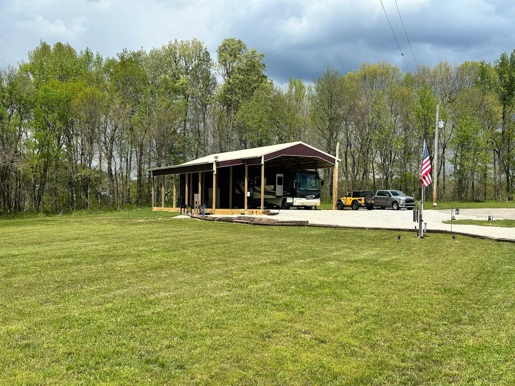 99 Pintail Lane, Clifton, TN 38425