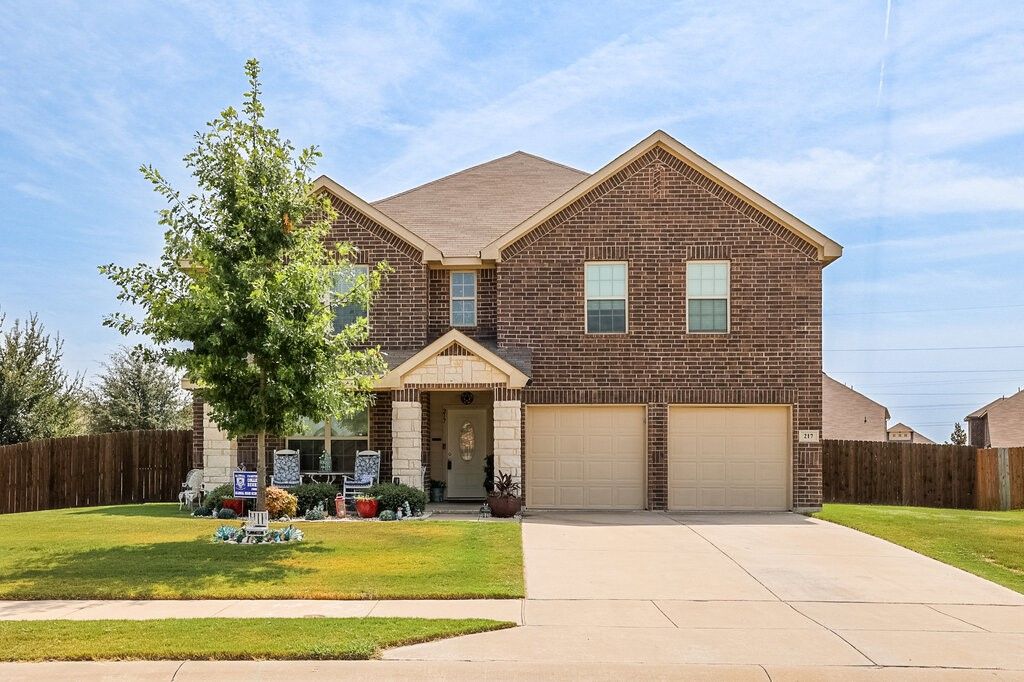 217 Hackney Street, Waxahachie, TX 75165