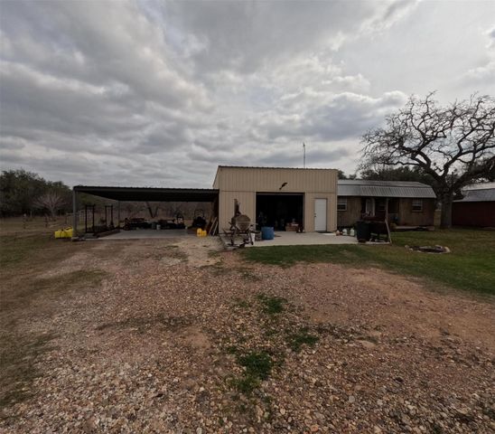 1385 Bego Road, Goliad, TX 77963