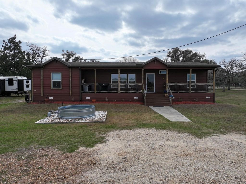 1385 Bego Road, Goliad, TX 77963
