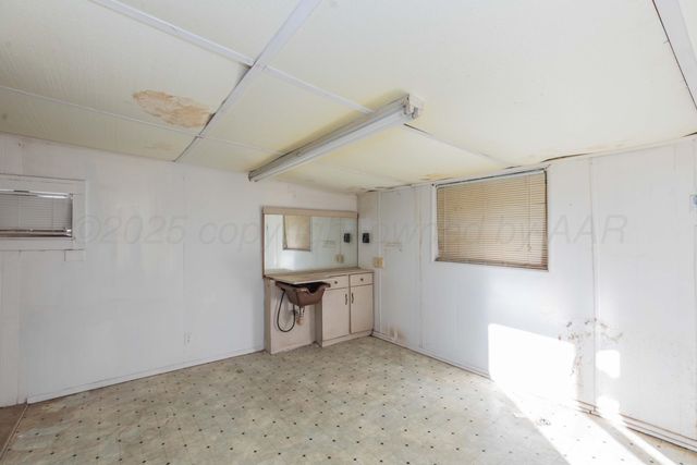 605 & 607 N Wall Street, Shamrock, TX 79079