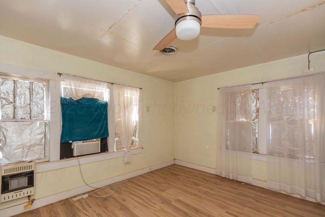 605 & 607 N Wall Street, Shamrock, TX 79079