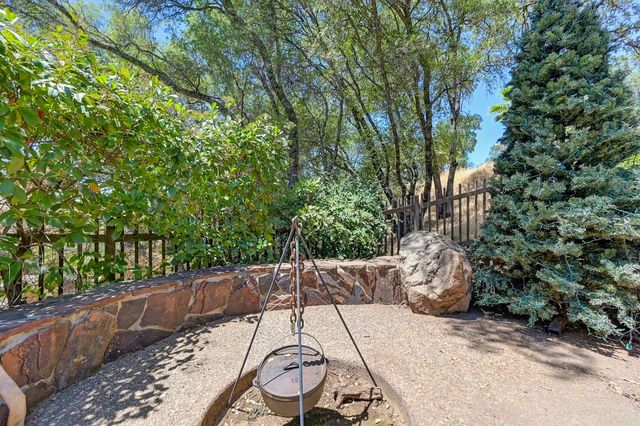 1700 Shadydale Ln, Placerville, CA 95667