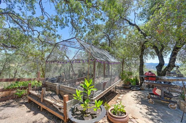 1700 Shadydale Ln, Placerville, CA 95667