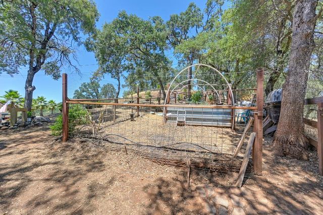 1700 Shadydale Ln, Placerville, CA 95667