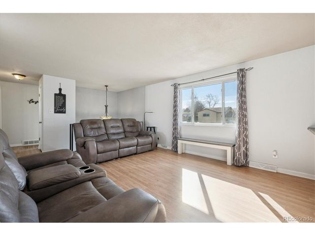 219 Dianna Dr, Lone Tree, CO 80124