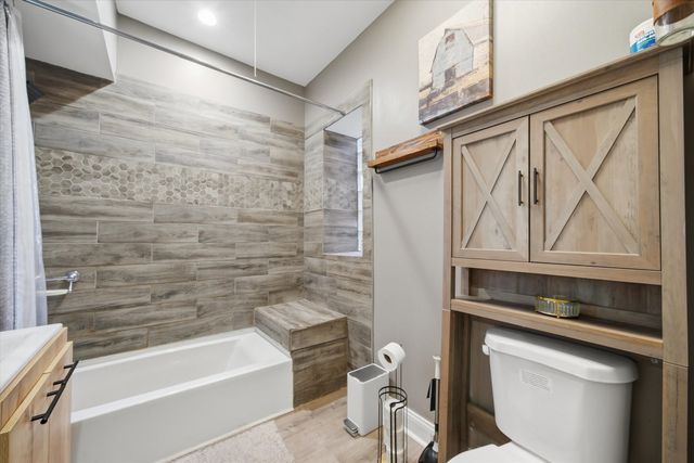 231 E 59th Street 1, Chicago, IL 60637