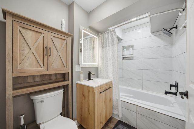 231 E 59th Street 1, Chicago, IL 60637