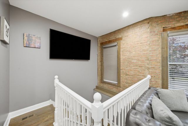 231 E 59th Street 1, Chicago, IL 60637