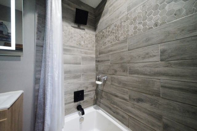 231 E 59th Street 1, Chicago, IL 60637