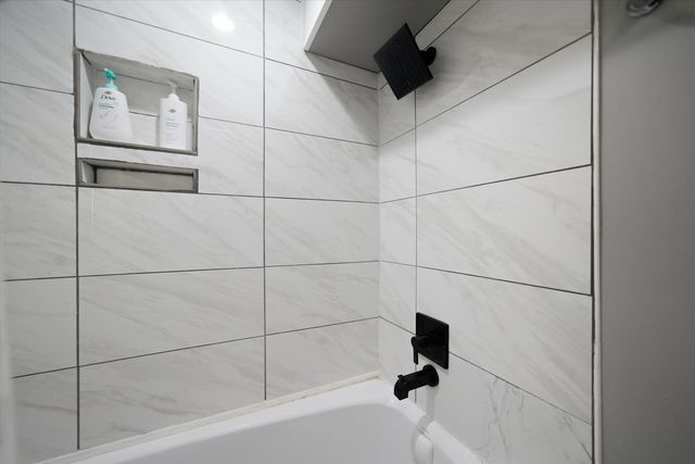 231 E 59th Street 1, Chicago, IL 60637