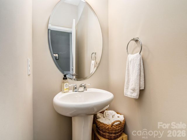 3831 Park South Station Boulevard, Charlotte, NC 28210