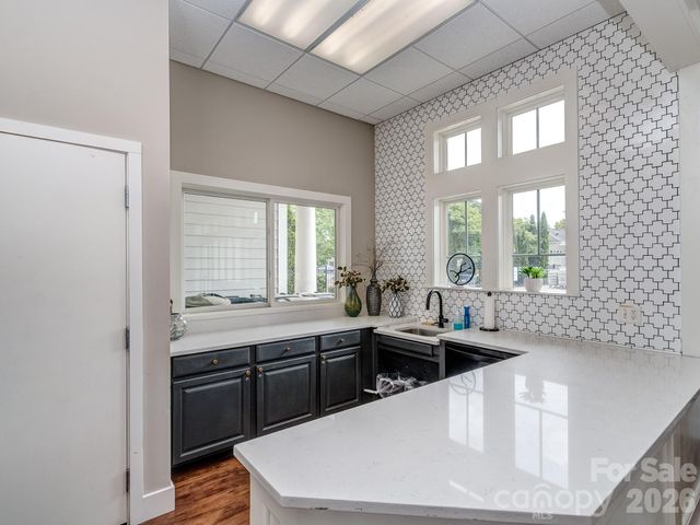 3831 Park South Station Boulevard, Charlotte, NC 28210