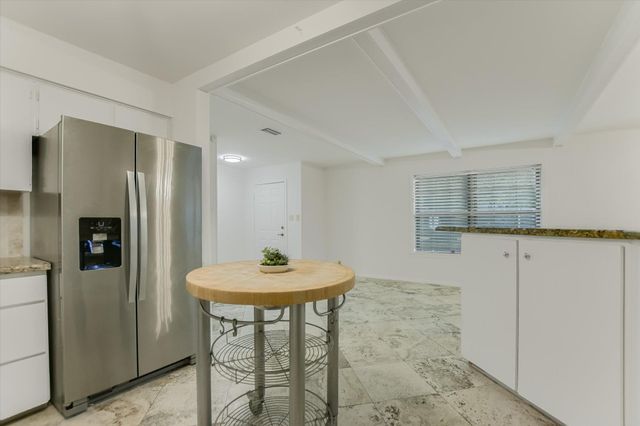 1004 Biscayne CV SW, Lakeway, TX 78734