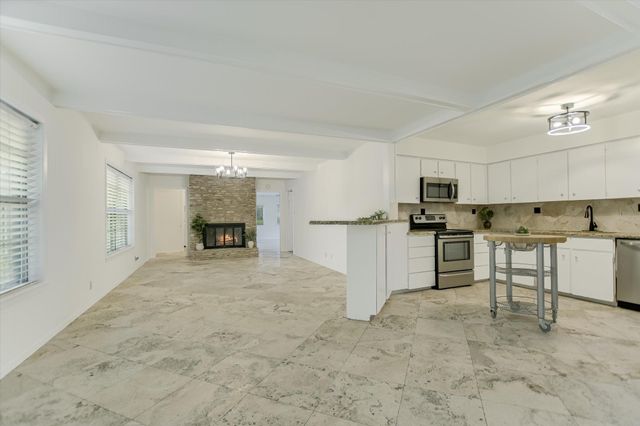 1004 Biscayne CV SW, Lakeway, TX 78734